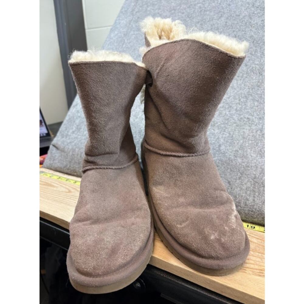 Koolaburra By UGG Suede Short Boots Women 9 Gray Sheepskin Lined Winter Outdoor